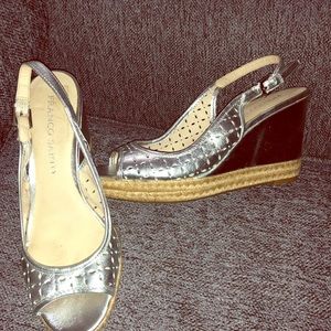 Franco Sarto silver women’s peep toe wedges. Sz 7